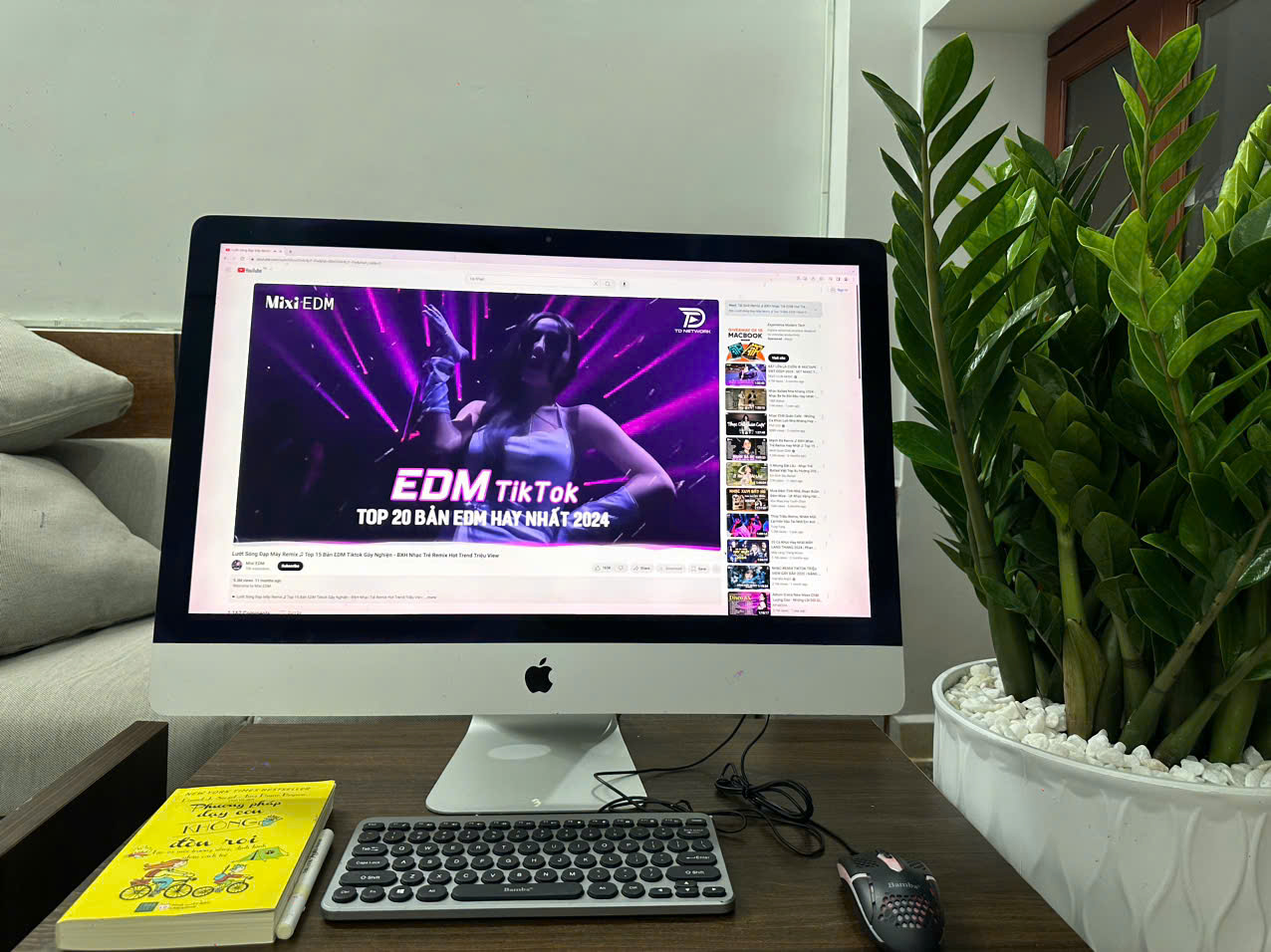 z6990218802391_8f53f0e2d82daac5a02184dd036027e1